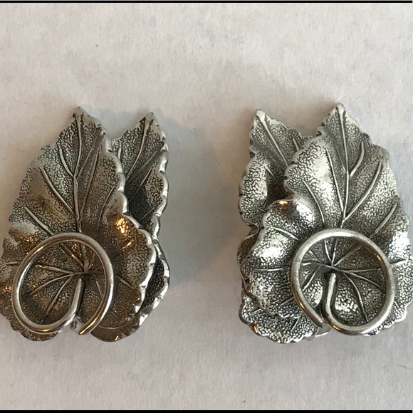 Vintage Jewelry - VTG Silver Leaf Clip Ons
